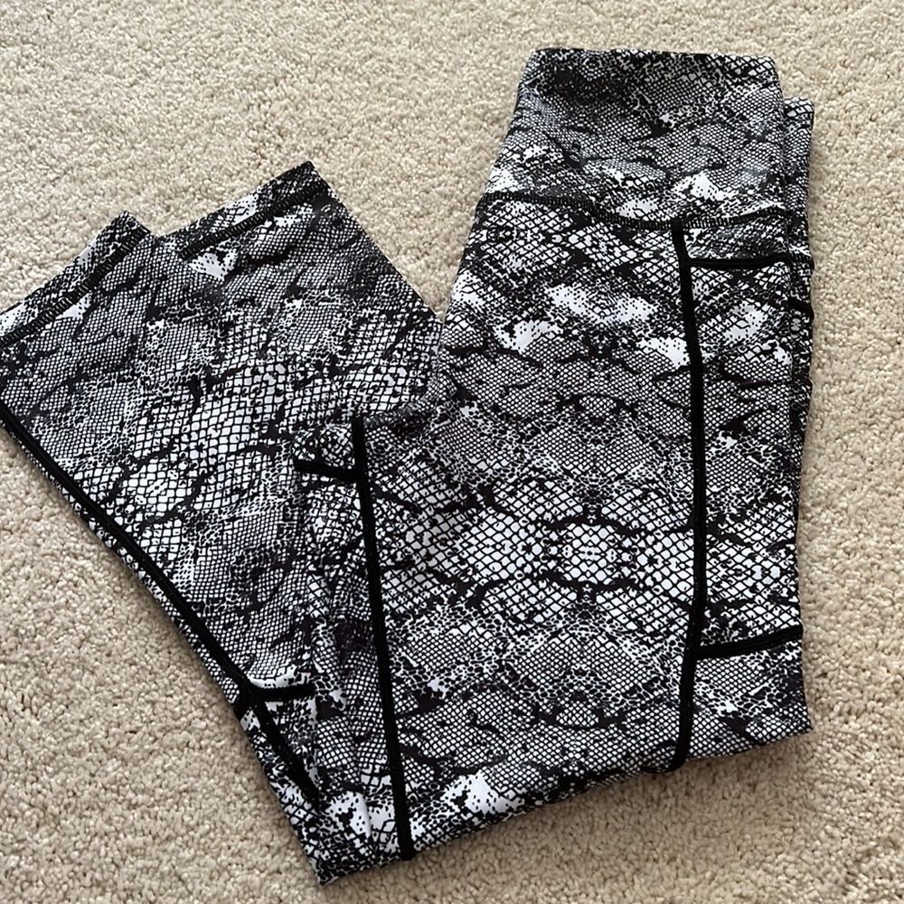 ZYIA ACTIVEWEAR SIZE4 LEGGINGS - Picture 4 of 4